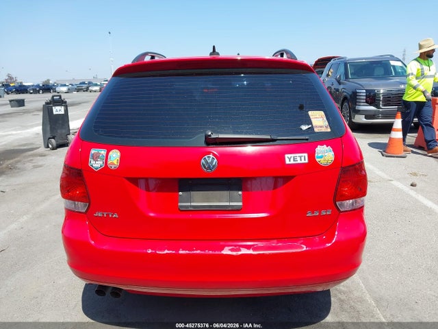 45275376 :رقم المزاد ، 3VWPP7AJ1EM605365 vin ، 2014 Volkswagen Jetta Sportwagen 2.5l Se مزاد بيع