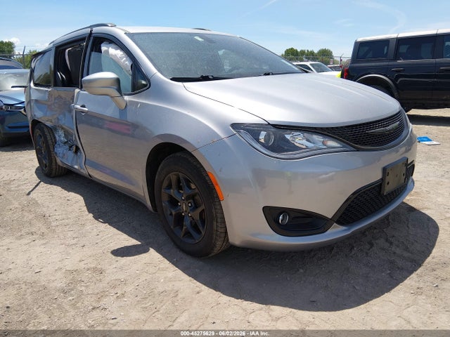 Продаж на аукціоні авто 2018 Chrysler Pacifica Touring L, vin: 2C4RC1BG0JR174852, номер лоту: 45275629