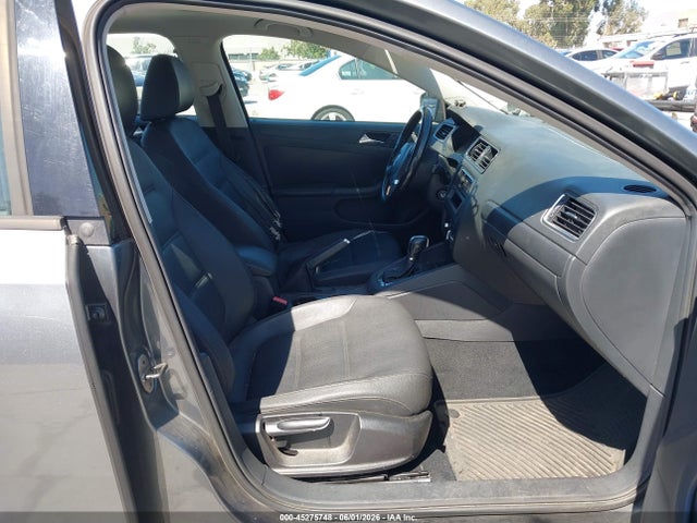 2011 Volkswagen Jetta 2.5l Se მანქანა იყიდება აუქციონზე, vin: 3VWDZ7AJ0BM323517, აუქციონის ნომერი: 45275748