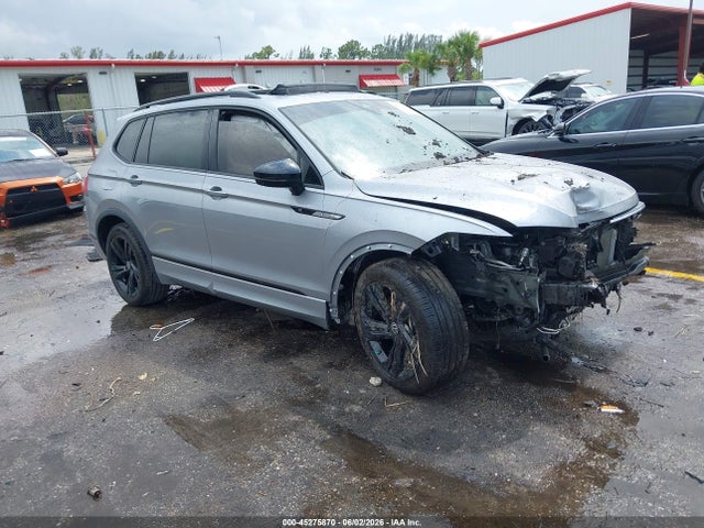 45275870 :رقم المزاد ، 3VVCB7AX6PM010830 vin ، 2023 Volkswagen Tiguan 2.0t Se R-line Black مزاد بيع