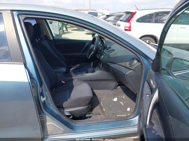 45275889 :رقم المزاد ، JM1BL1UF3B1449772 vin ، 2011 Mazda Mazda3 I Sport مزاد بيع