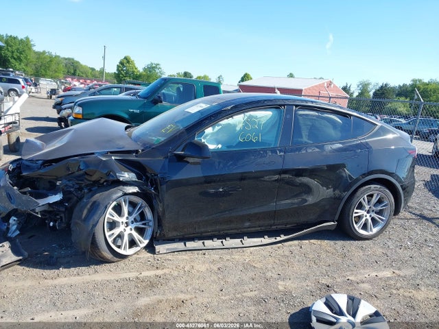 2023 Tesla Model Y Awd/long Range Dual Motor All-wheel Drive მანქანა იყიდება აუქციონზე, vin: 7SAYGDEE1PF836568, აუქციონის ნომერი: 45276061