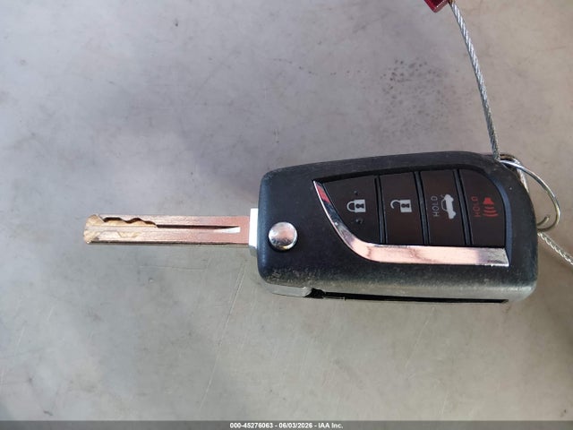 45276063 :رقم المزاد ، 5YFEPMAE0MP249879 vin ، 2021 Toyota Corolla Le مزاد بيع