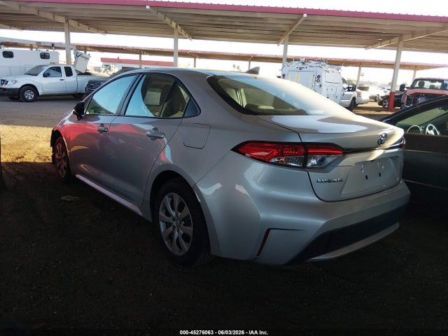 45276063 :رقم المزاد ، 5YFEPMAE0MP249879 vin ، 2021 Toyota Corolla Le مزاد بيع