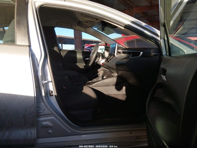 45276063 :رقم المزاد ، 5YFEPMAE0MP249879 vin ، 2021 Toyota Corolla Le مزاد بيع