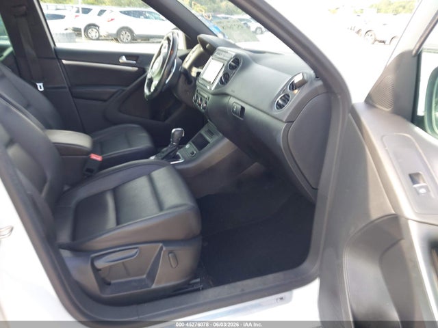 Продажа на аукционе авто 2016 Volkswagen Tiguan R-line, vin: WVGAV7AXXGW082722, номер лота: 45276078