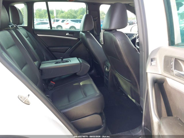 Продажа на аукционе авто 2016 Volkswagen Tiguan R-line, vin: WVGAV7AXXGW082722, номер лота: 45276078