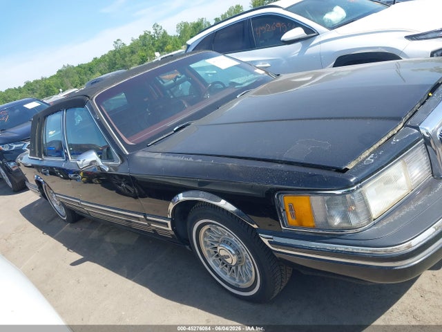 45276084 :رقم المزاد ، 1LNLM82W5RY640605 vin ، 1994 Lincoln Town Car Signature/tournament مزاد بيع