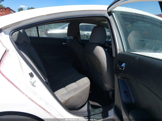 45276214 :رقم المزاد ، KNAFX4A63F5289819 vin ، 2015 Kia Forte Lx مزاد بيع
