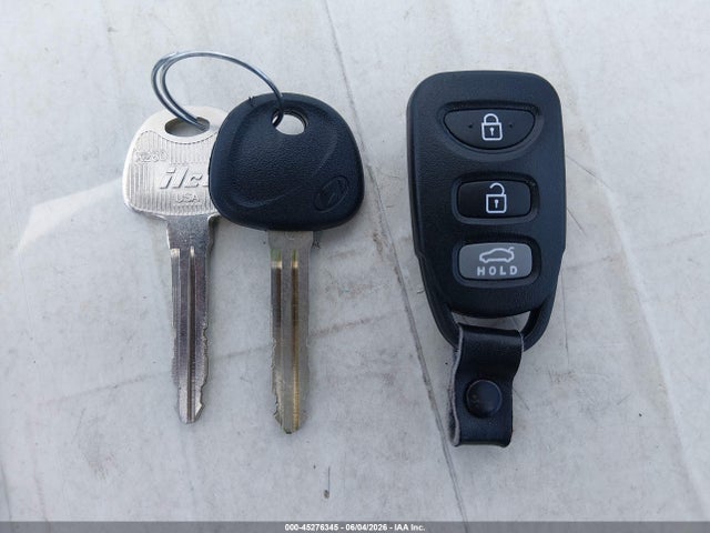 5NPDH4AEXGH721600 Hyundai ELANTRA SE