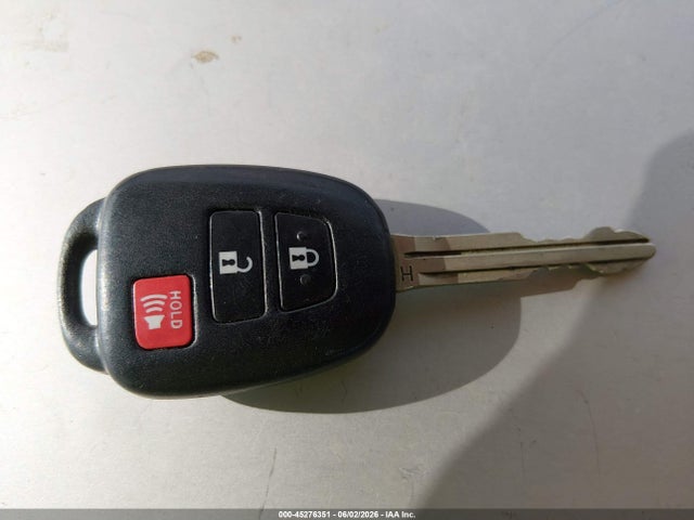 JTMZFREV6EJ009723 Toyota RAV4 LE