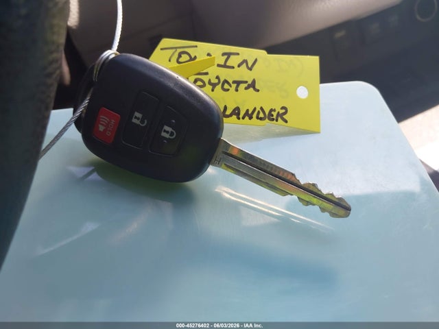 Продажа на аукционе авто 2018 Toyota Highlander Le, vin: 5TDZARFHXJS037335, номер лота: 45276402