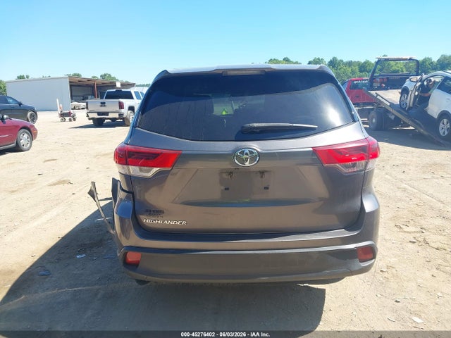 Продажа на аукционе авто 2018 Toyota Highlander Le, vin: 5TDZARFHXJS037335, номер лота: 45276402