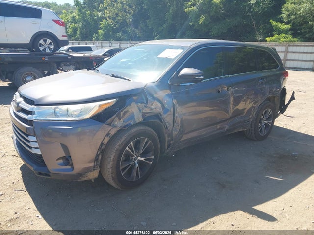 Продажа на аукционе авто 2018 Toyota Highlander Le, vin: 5TDZARFHXJS037335, номер лота: 45276402