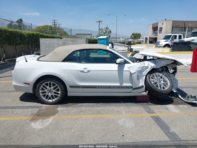 1ZVBP8EMXE5301929 Ford Mustang V6 Premium