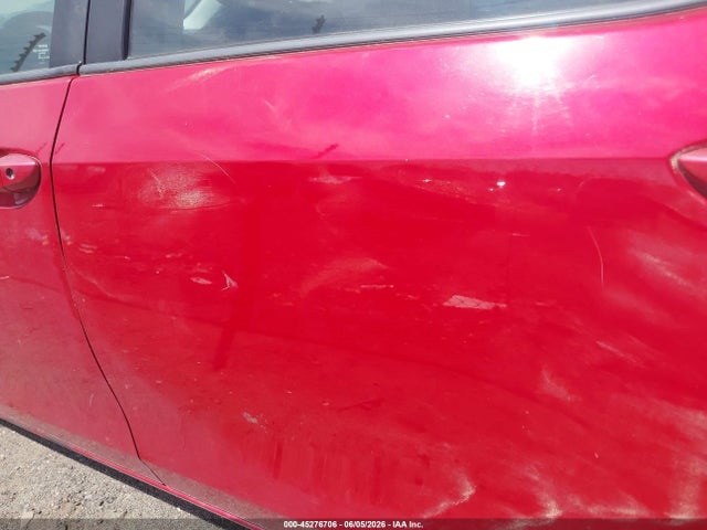 2T1BURHE6JC982951 Toyota COROLLA LE