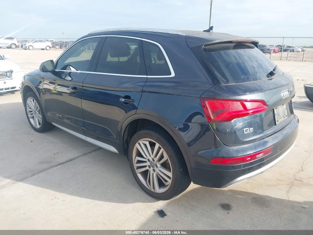 WA1CNAFY0J2126943 Audi Q5 2.0t Premium/2.0t Tech Premium
