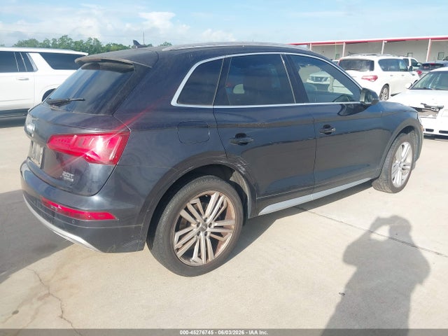 WA1CNAFY0J2126943 Audi Q5 2.0t Premium/2.0t Tech Premium