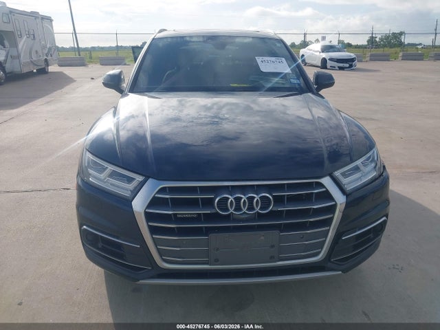 WA1CNAFY0J2126943 Audi Q5 2.0t Premium/2.0t Tech Premium