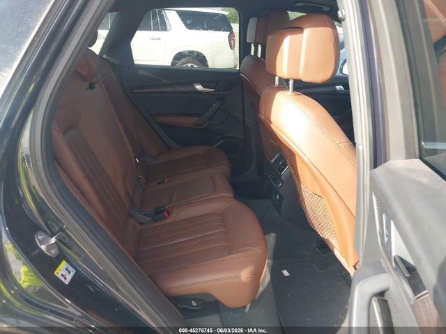 WA1CNAFY0J2126943 Audi Q5 2.0t Premium/2.0t Tech Premium