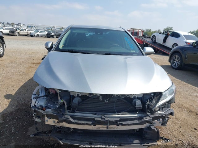 2020 Toyota Camry Le მანქანა იყიდება აუქციონზე, vin: 4T1C11AK6LU937282, აუქციონის ნომერი: 45276780