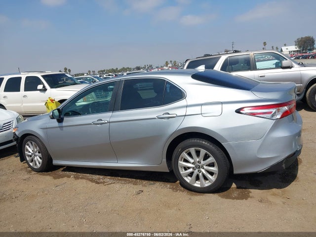 2020 Toyota Camry Le მანქანა იყიდება აუქციონზე, vin: 4T1C11AK6LU937282, აუქციონის ნომერი: 45276780