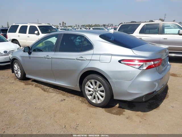 2020 Toyota Camry Le მანქანა იყიდება აუქციონზე, vin: 4T1C11AK6LU937282, აუქციონის ნომერი: 45276780