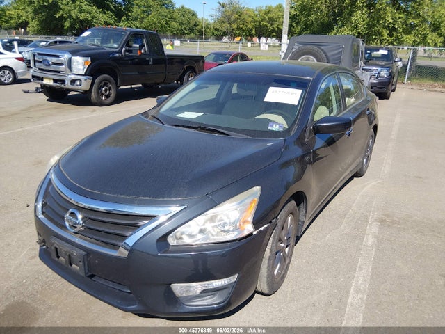 Nissan Altima 2.5 S 2015 1N4AL3AP9FC461574 Image 2