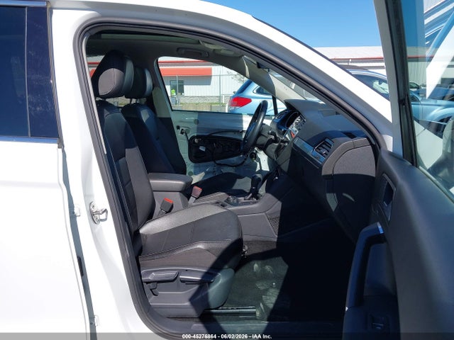 3VV2B7AX6JM137466 Volkswagen Tiguan 2.0t Se/2.0t Sel