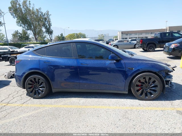 2022 Tesla Model Y Performance Dual Motor All-wheel Drive მანქანა იყიდება აუქციონზე, vin: 7SAYGDEFXNF390202, აუქციონის ნომერი: 45276938