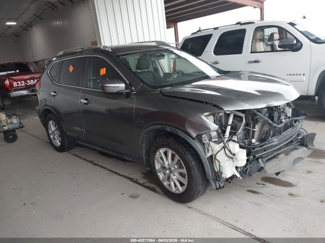 2018 KNMAT2MT3JP547087 main image