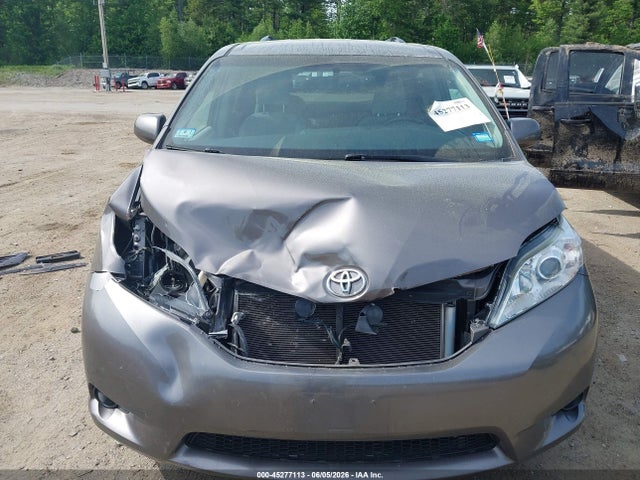 2016 Toyota Sienna Le 8 Passenger მანქანა იყიდება აუქციონზე, vin: 5TDKK3DC1GS709696, აუქციონის ნომერი: 45277113