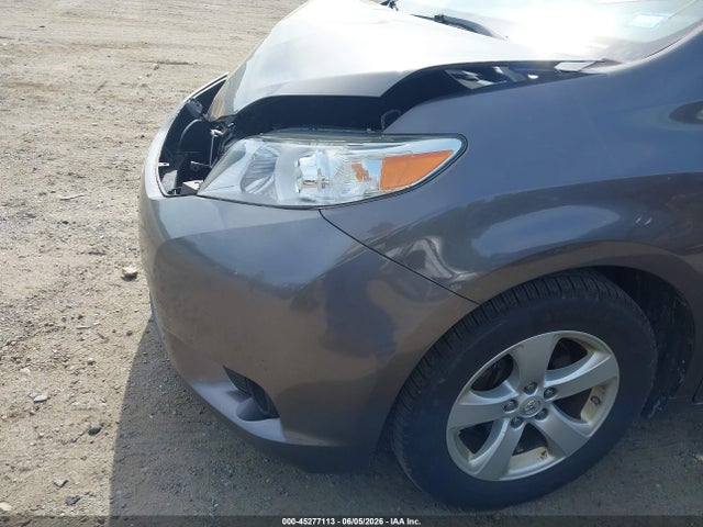 2016 Toyota Sienna Le 8 Passenger მანქანა იყიდება აუქციონზე, vin: 5TDKK3DC1GS709696, აუქციონის ნომერი: 45277113