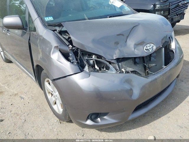2016 Toyota Sienna Le 8 Passenger მანქანა იყიდება აუქციონზე, vin: 5TDKK3DC1GS709696, აუქციონის ნომერი: 45277113