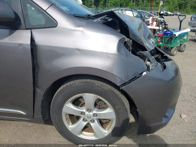 2016 Toyota Sienna Le 8 Passenger მანქანა იყიდება აუქციონზე, vin: 5TDKK3DC1GS709696, აუქციონის ნომერი: 45277113