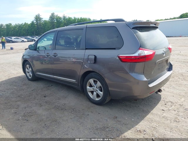 2016 Toyota Sienna Le 8 Passenger მანქანა იყიდება აუქციონზე, vin: 5TDKK3DC1GS709696, აუქციონის ნომერი: 45277113