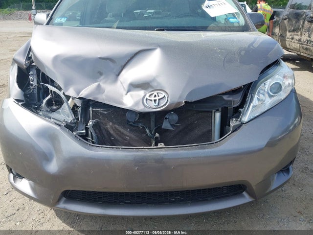 2016 Toyota Sienna Le 8 Passenger მანქანა იყიდება აუქციონზე, vin: 5TDKK3DC1GS709696, აუქციონის ნომერი: 45277113