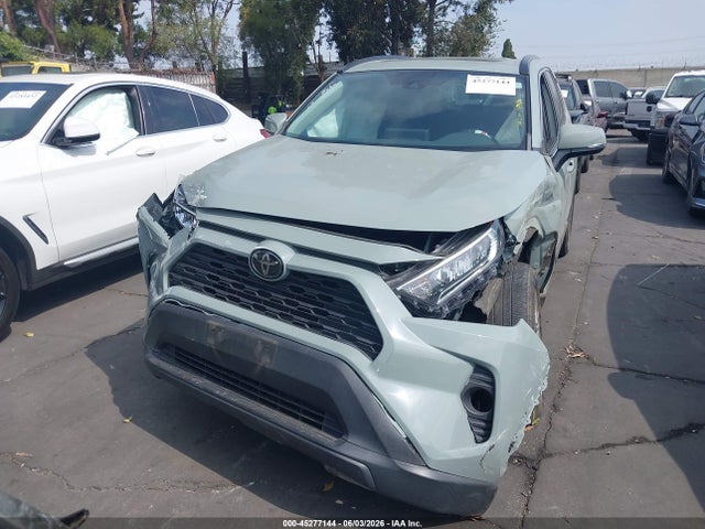 2T3C1RFV4MC087745 Toyota Rav4 Xle Premium