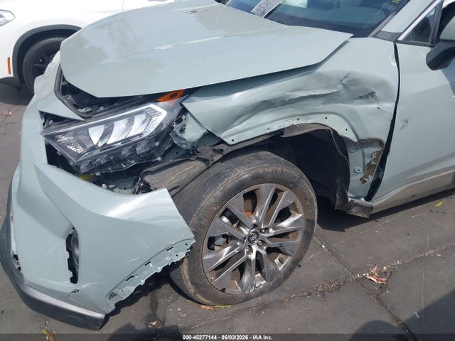2T3C1RFV4MC087745 Toyota Rav4 Xle Premium