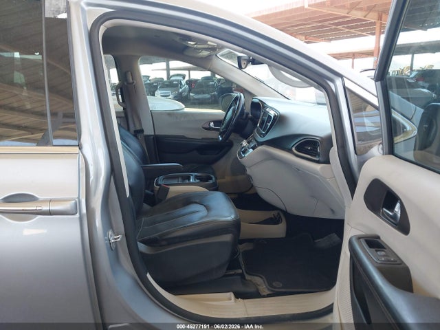 45277191 :رقم المزاد ، 2C4RC1BG1KR609136 vin ، 2019 Chrysler Pacifica Touring L مزاد بيع