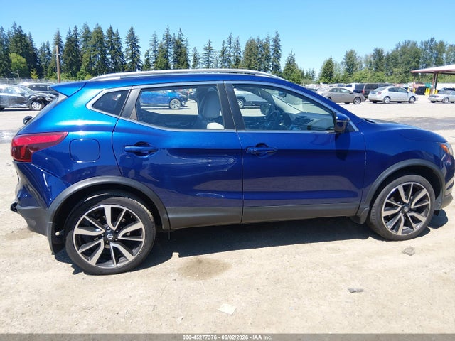 JN1BJ1CR1JW206807 Nissan Rogue Sport Sl