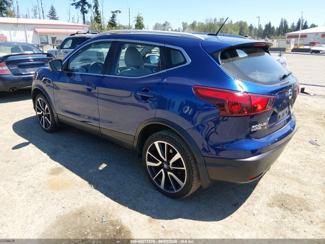 JN1BJ1CR1JW206807 Nissan Rogue Sport Sl