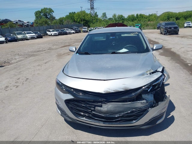 1G1ZD5STXNF132115 Chevrolet Malibu Fwd Lt