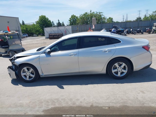 1G1ZD5STXNF132115 Chevrolet Malibu Fwd Lt