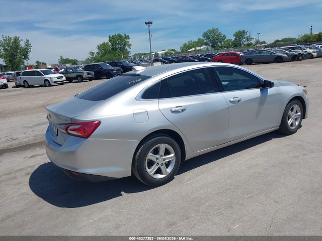 1G1ZD5STXNF132115 Chevrolet Malibu Fwd Lt