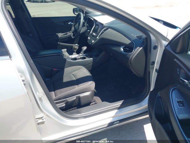 1G1ZD5STXNF132115 Chevrolet Malibu Fwd Lt