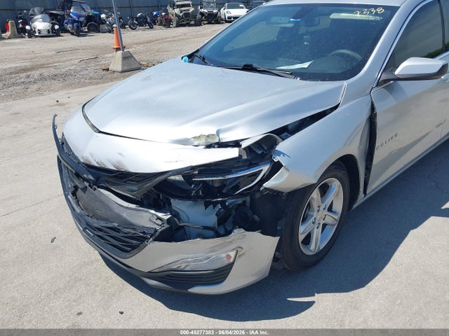 1G1ZD5STXNF132115 Chevrolet Malibu Fwd Lt