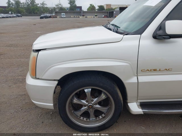 45277425 :رقم المزاد ، 1GYEC63T52R266810 vin ، 2002 Cadillac Escalade Standard مزاد بيع