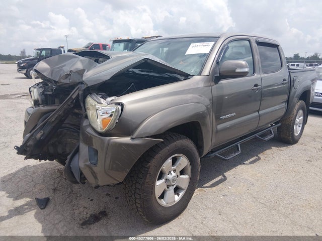 2015 Toyota Tacoma Base V6 მანქანა იყიდება აუქციონზე, vin: 5TFLU4EN0FX112388, აუქციონის ნომერი: 45277606