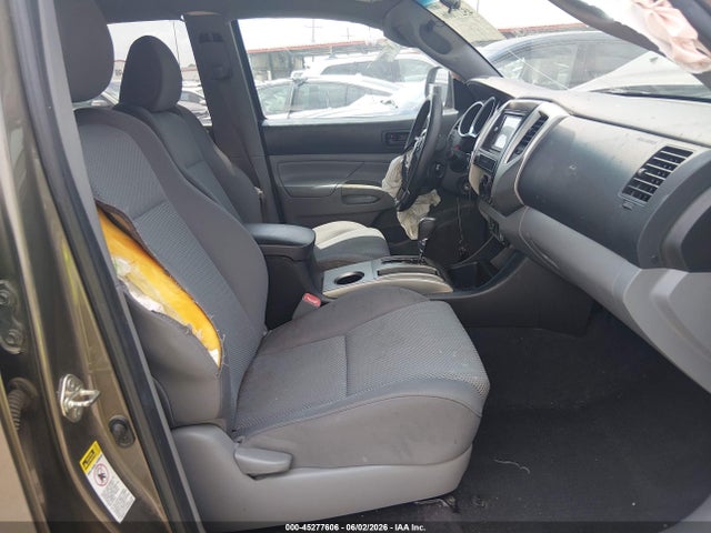 2015 Toyota Tacoma Base V6 მანქანა იყიდება აუქციონზე, vin: 5TFLU4EN0FX112388, აუქციონის ნომერი: 45277606